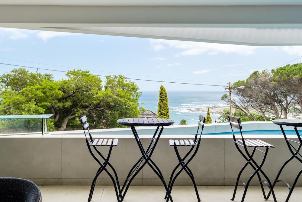 4BR Camps Bay Villa w Pool and Garden Casa Meya