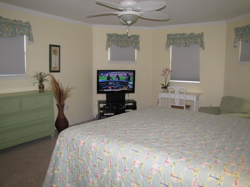 Windancer Cottages by Crystal Waters