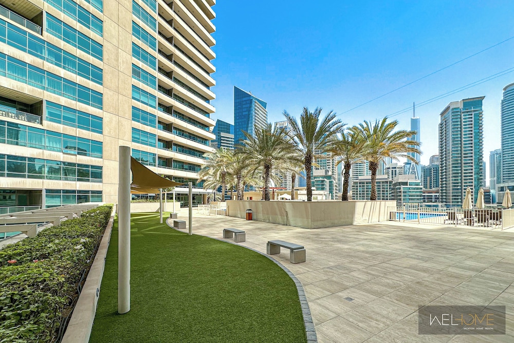 WelHome - Stylish Breathtaking 2BR Apartment in Marina