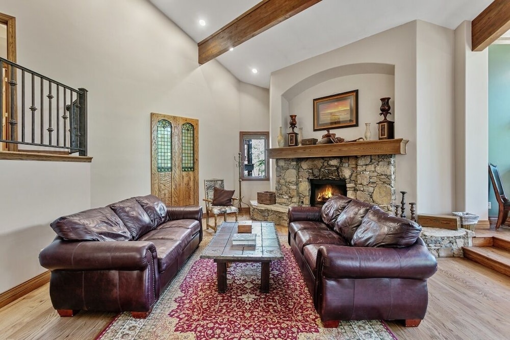 3135 Thistle - 7 Bedroom Private Home 7 Home
