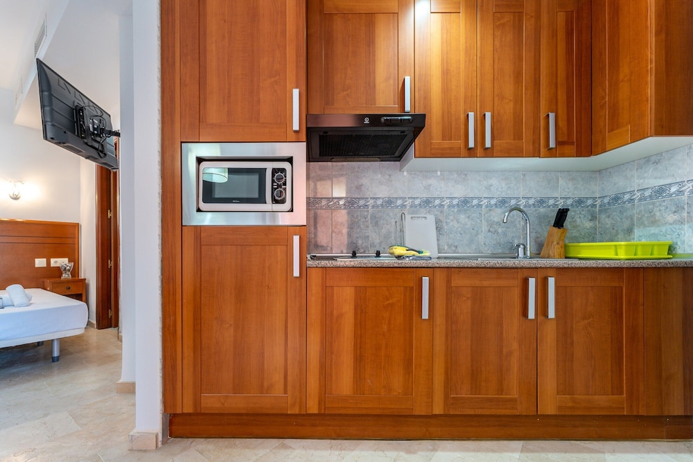 Beachfront Apartment -don Juan Manilva