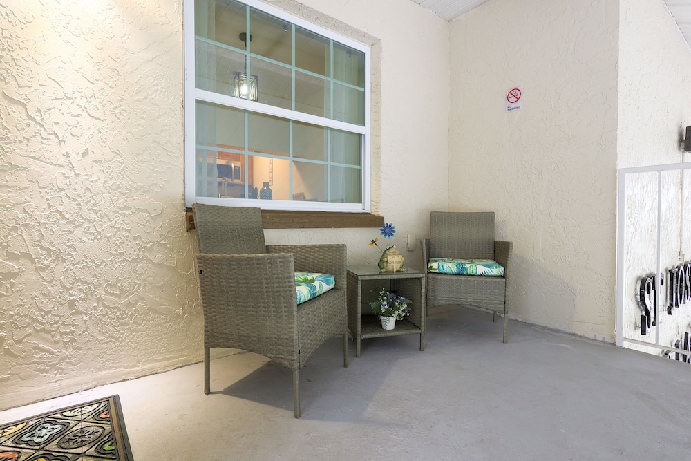 Saint Joseph Suites Down Town Tampa - Image 2