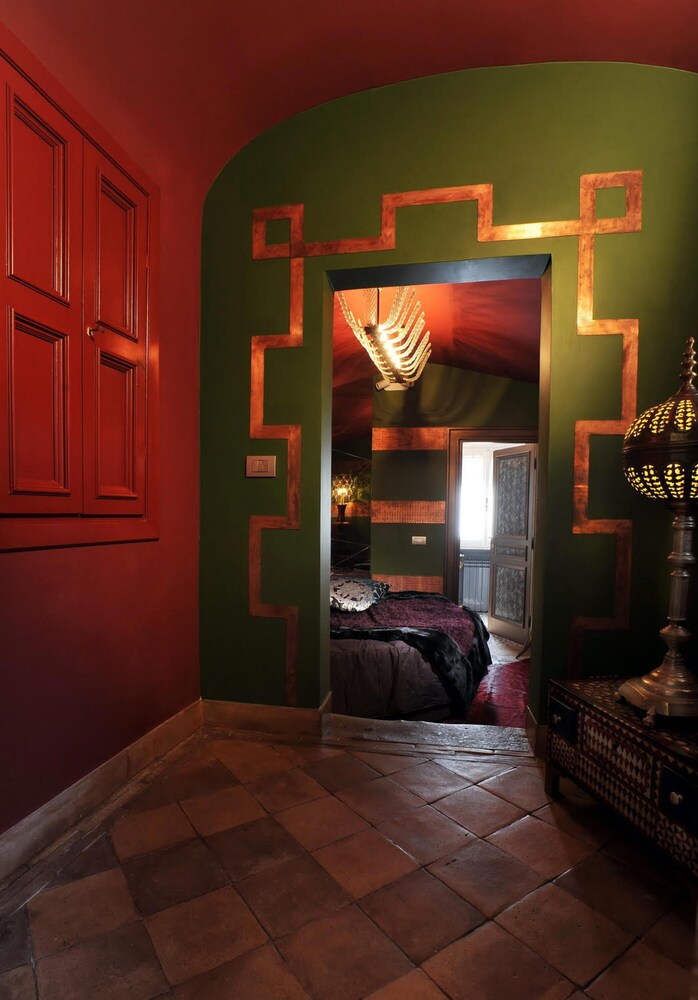 La Palazzina Santa Dorotea Splendid Rome Townhouse With Courtyard Garden