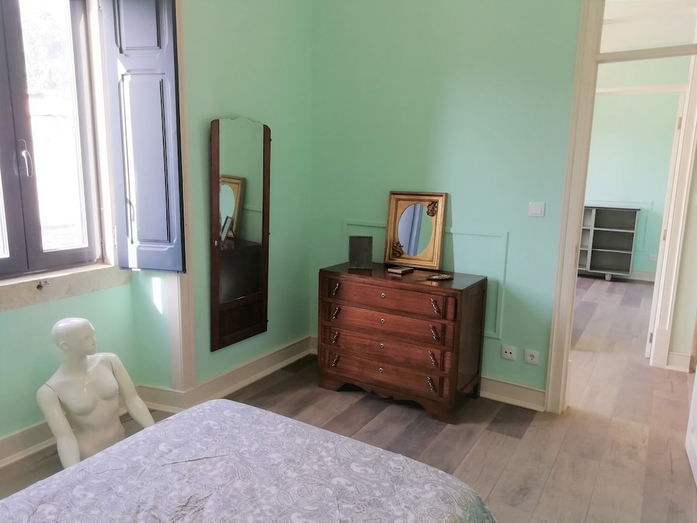 Beautiful Classic Designed 3-bed Villa in Lisboa view 2