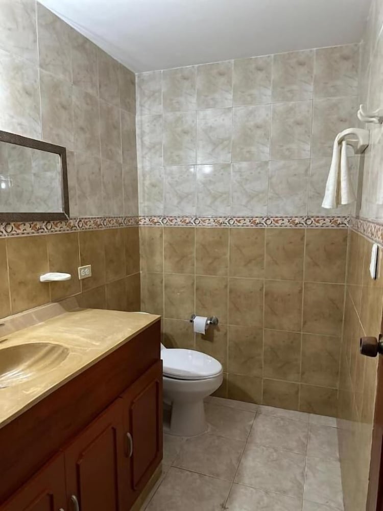 HOTEL LADYMAR