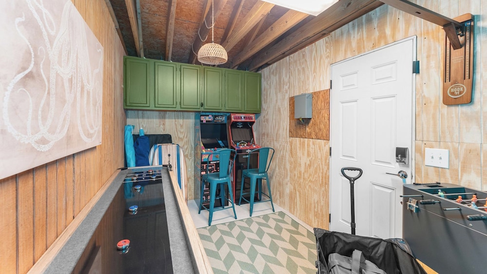 PCB Stay w/ Heated Pool, Hot Tub, Bars, Game Room & Quick Walk to Beach The Jade Oasis by Avantstay