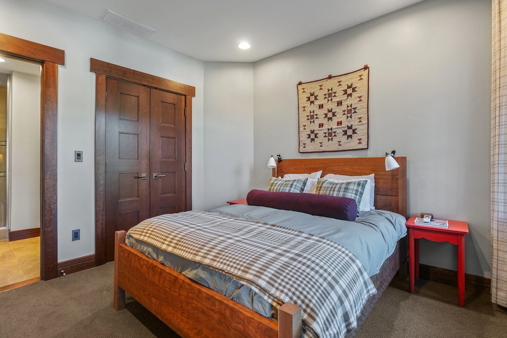 Flagstaff Lodge - Three Bedroom Residence #203 3 Condo