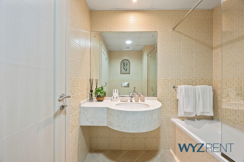 Aegean Charm 2BR Sulafa Tower Marina