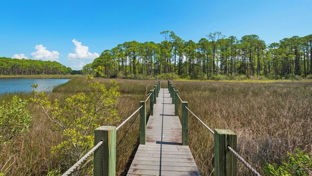 4BR Home With Deck & Grill Fun + Free Attraction Tickets!