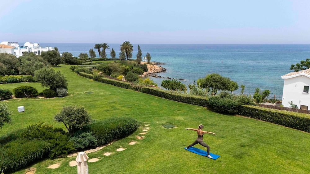 Sirena Solis Elevated Coastal Living Above Sirena Bay