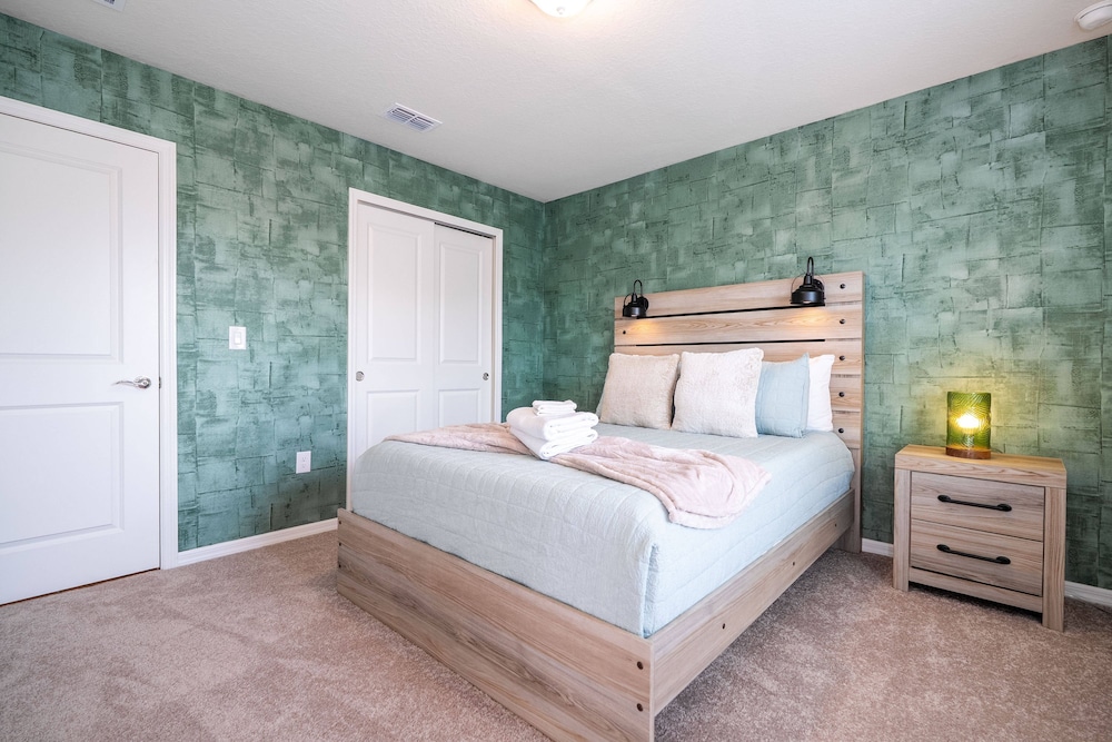 Windsor Cay 7BR Water Park Free