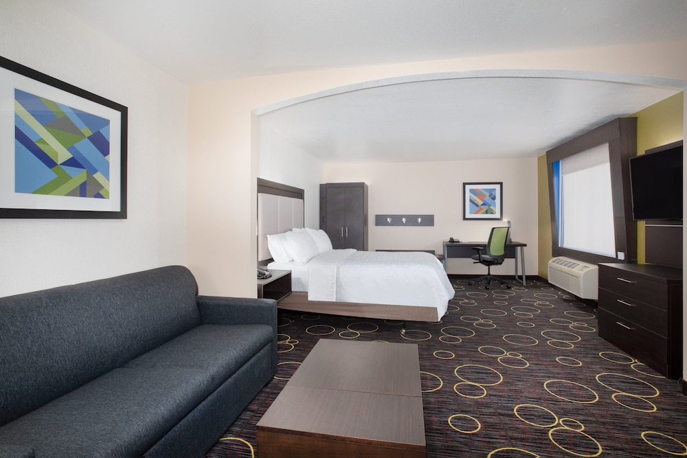 Tucumcari Vacations - Holiday Inn Express  Suites Tucumcari, an IHG Hotel - Property Image 4