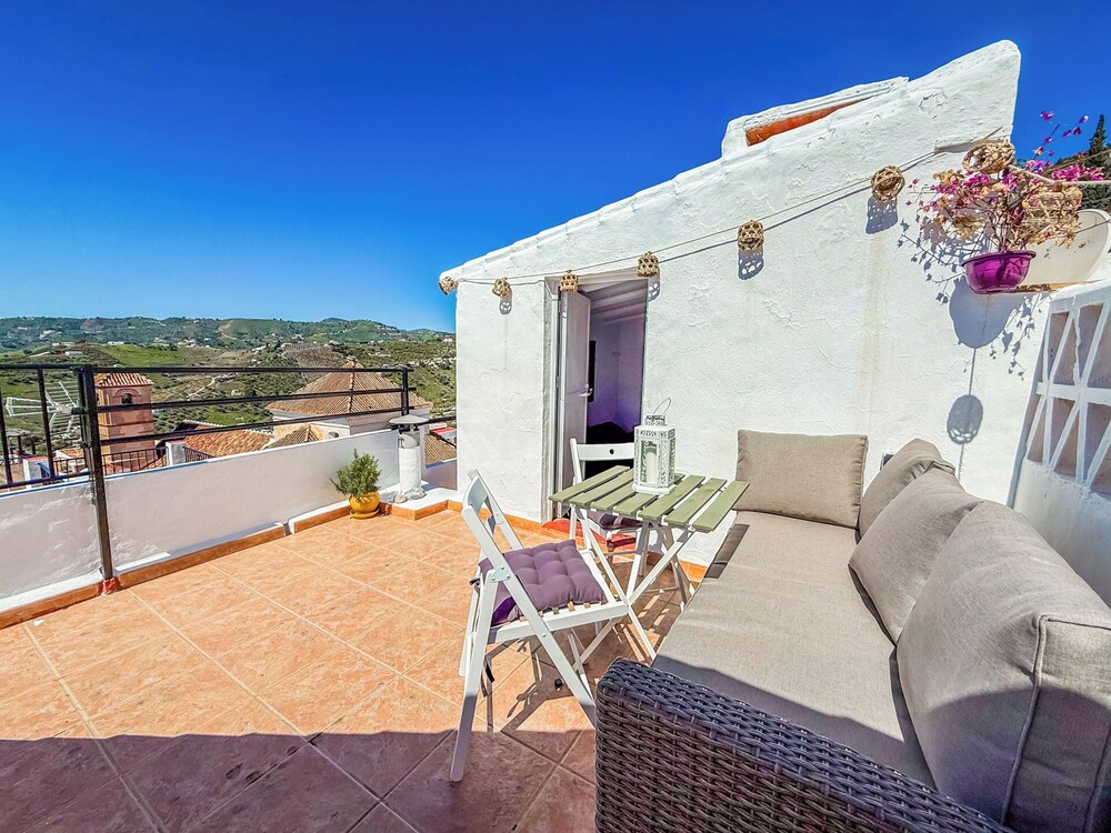 Two bed House With Roof Terrace in the Beautiful Village of Frigiliana