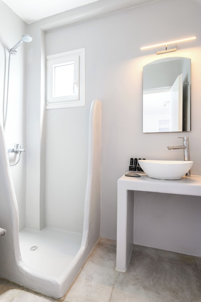 Eleven Keys Mykonos Suites