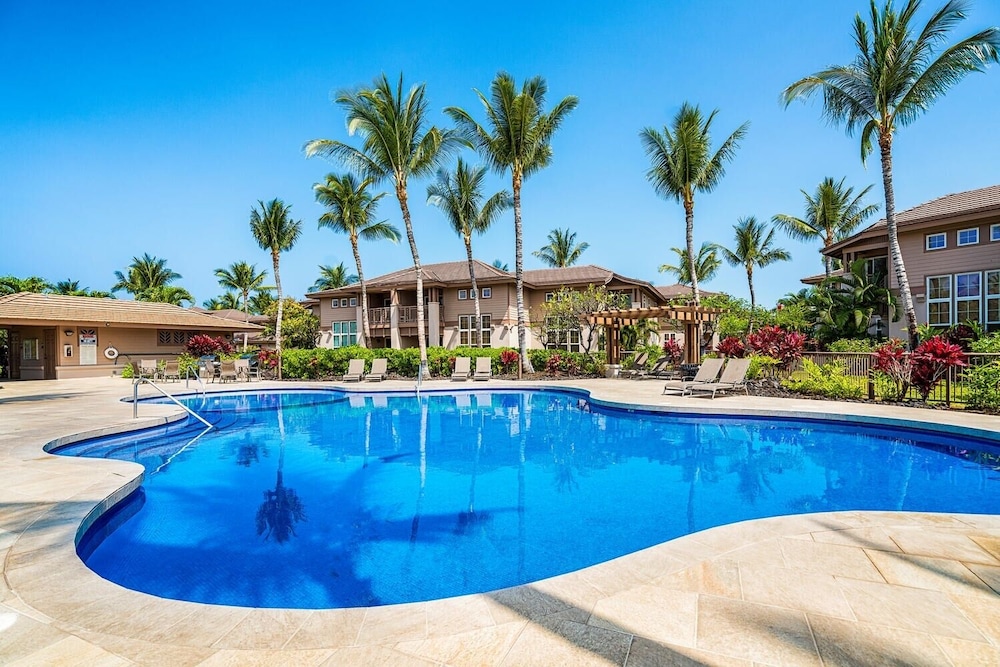 Colony S At Waikoloa Beach Resort #2204 2 Bedroom Condo by RedAwning
