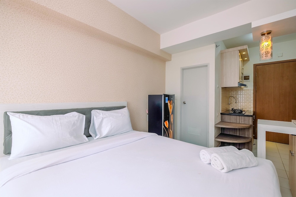 Well Designed and Comfy Studio at Podomoro Golf View Apartment