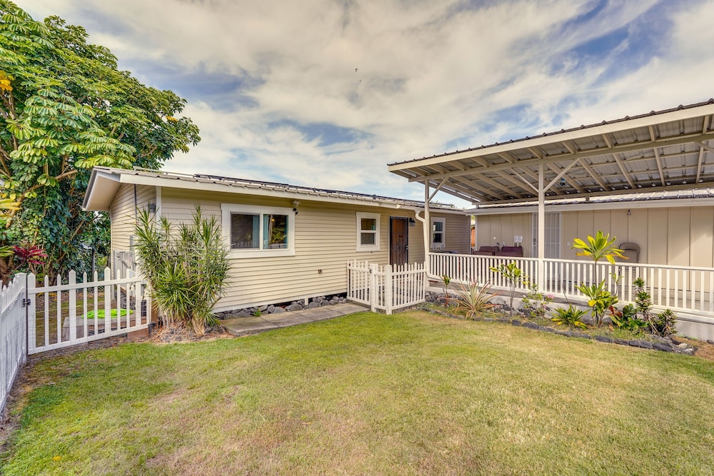 Lovely Kailua-kona Home ~ 2 Mi to Town & Beach! view 3