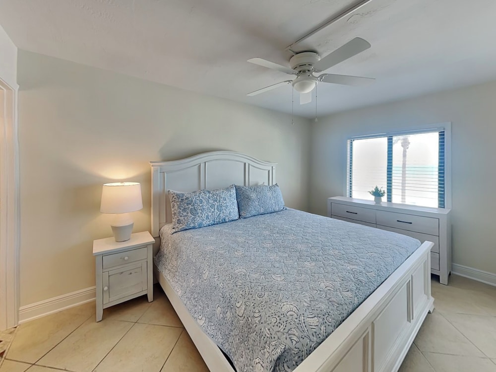 Seaside 2 by Distinctive Beach Rentals