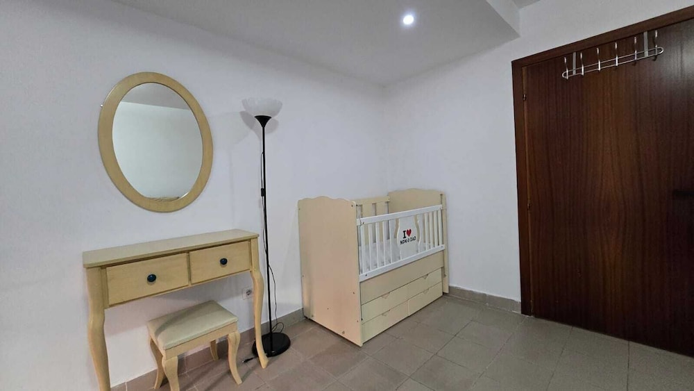 Tirent Apartment-Cozy 2-Bedroom Stay in Don Bosko