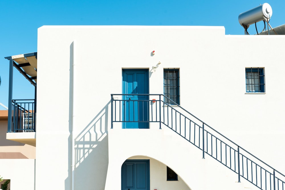 Okirroi Villas
