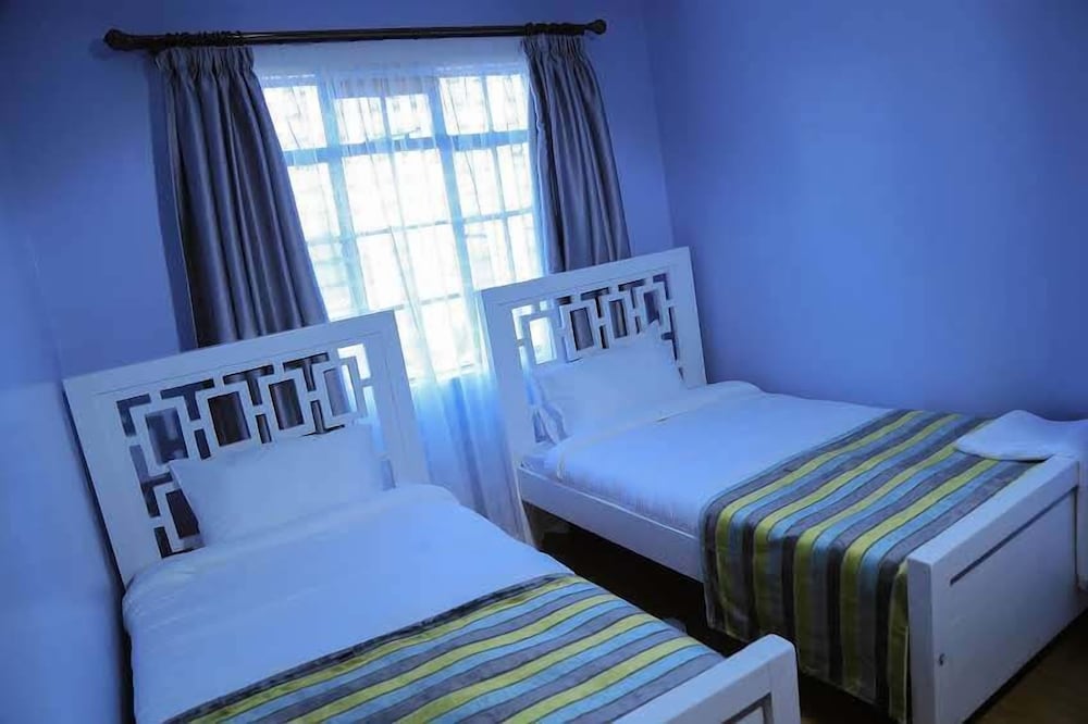 Link Palm Apartments view 2