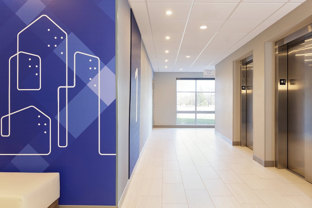 Holiday Inn Express & Suites Clarksville North by IHG