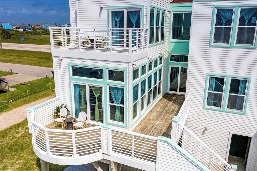 Beachfront Melody by Ryson Vacation Rentals