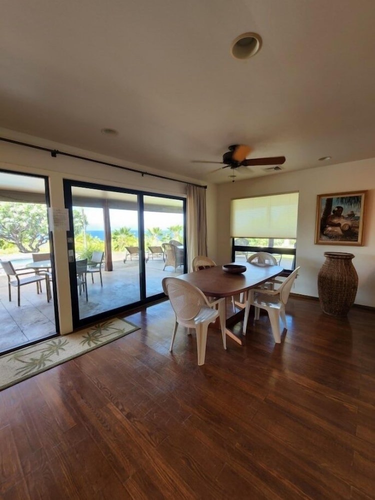 Kohala Estate Home 3 Bedroom Estate by RedAwning