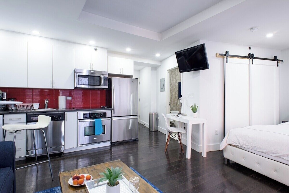 809 Midtown Apartments