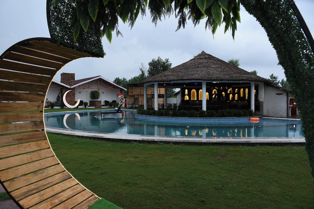 PRAKARAM RESORT AND CAFE