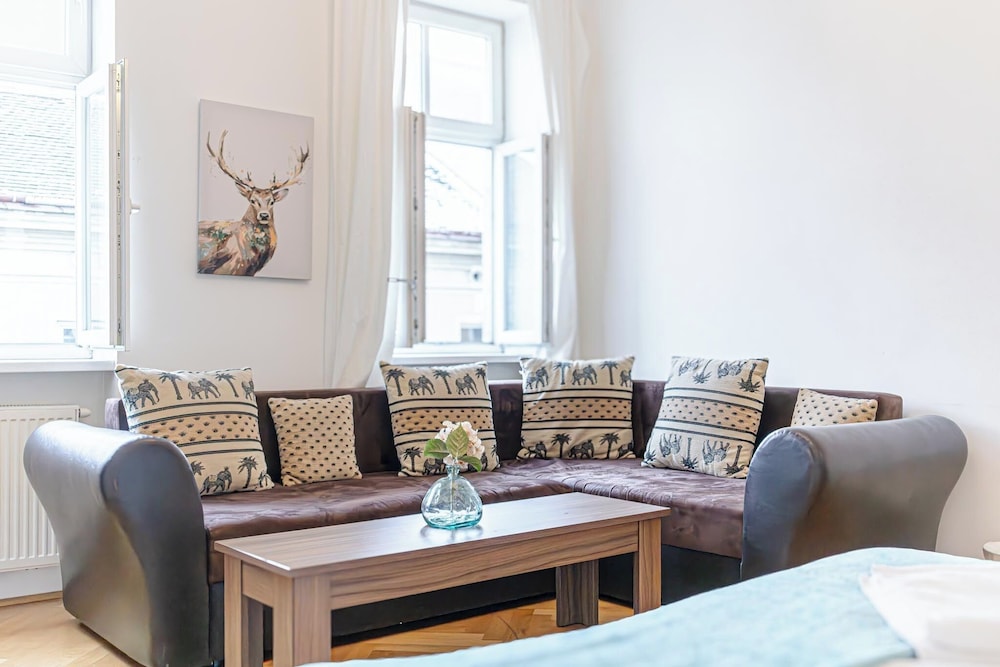 Simple 2 Bedroom Apartment with WiFi