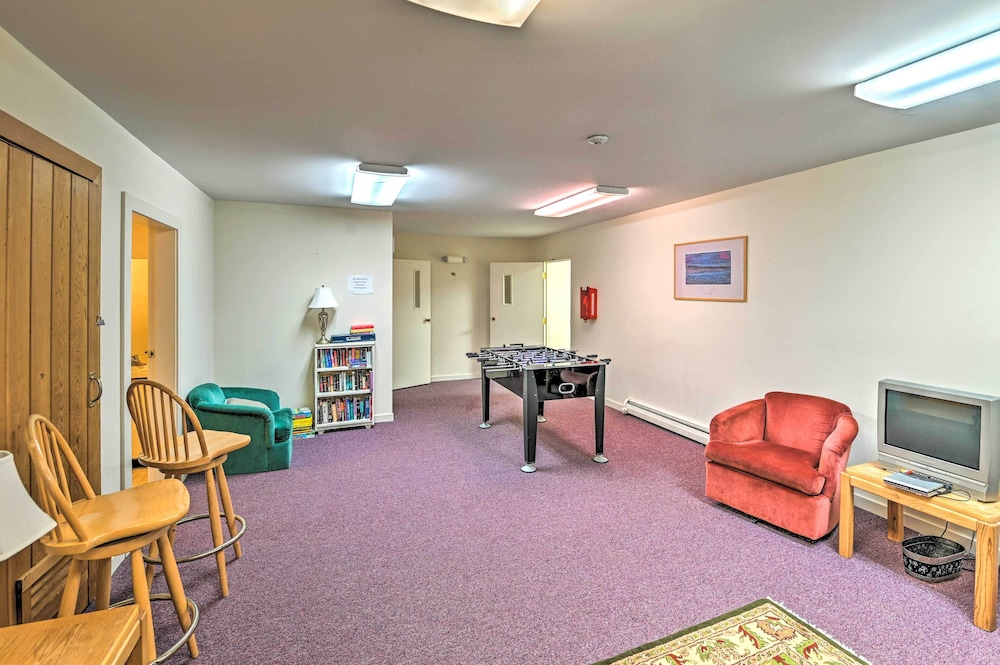 Snow Mountain Condo: Hot Tub + Shuttle to Resort