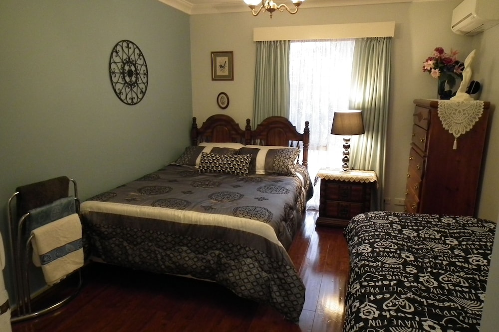 The Spanish Guesthouse, Private Rooms