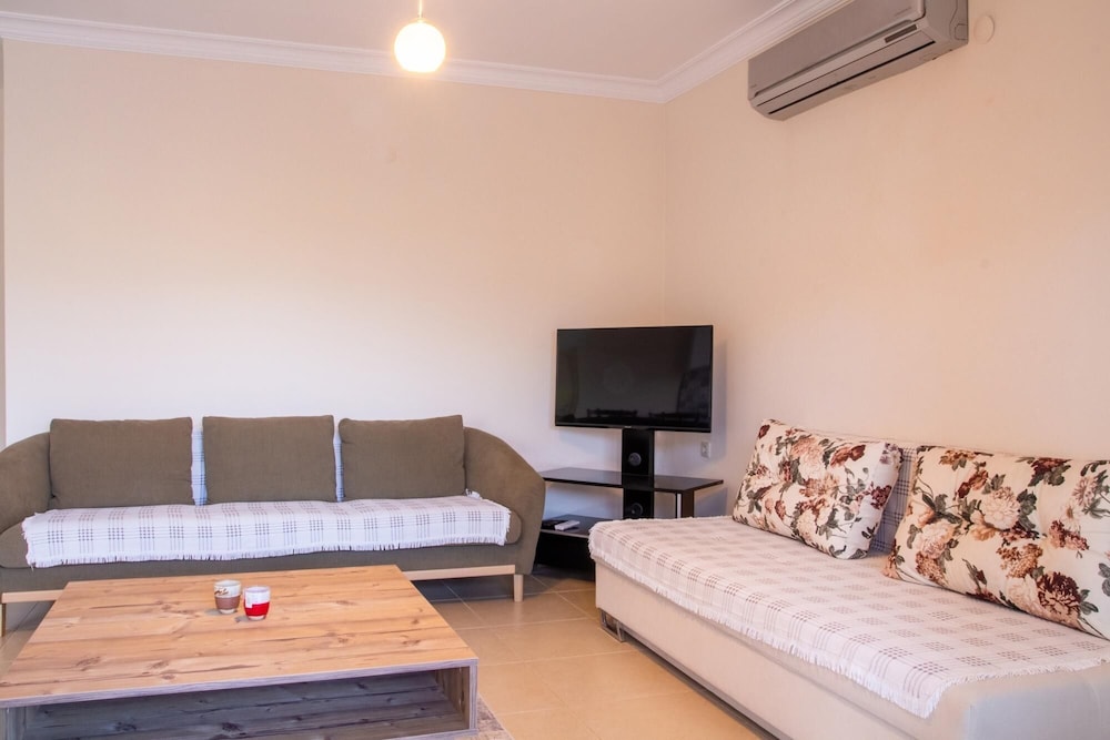 Gorgeous Separate Villa With Pool in Kusadasi view 3