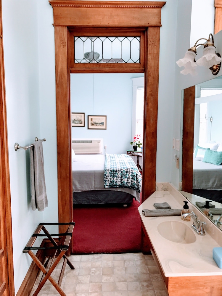 Edwardian Inn