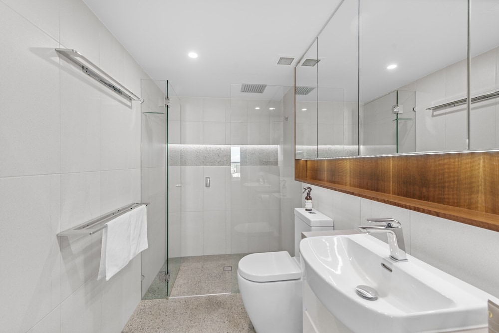 Stylish Brisbane City Stay With Bbq, Pool & Gym