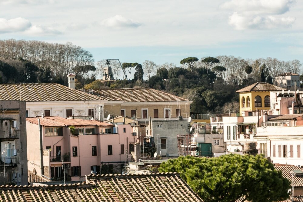 The Trastevere Penthouse Experience