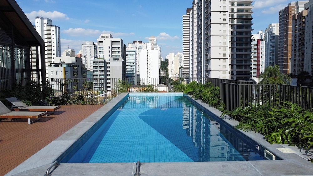 Ape C AR piscina e academia prox Allianz