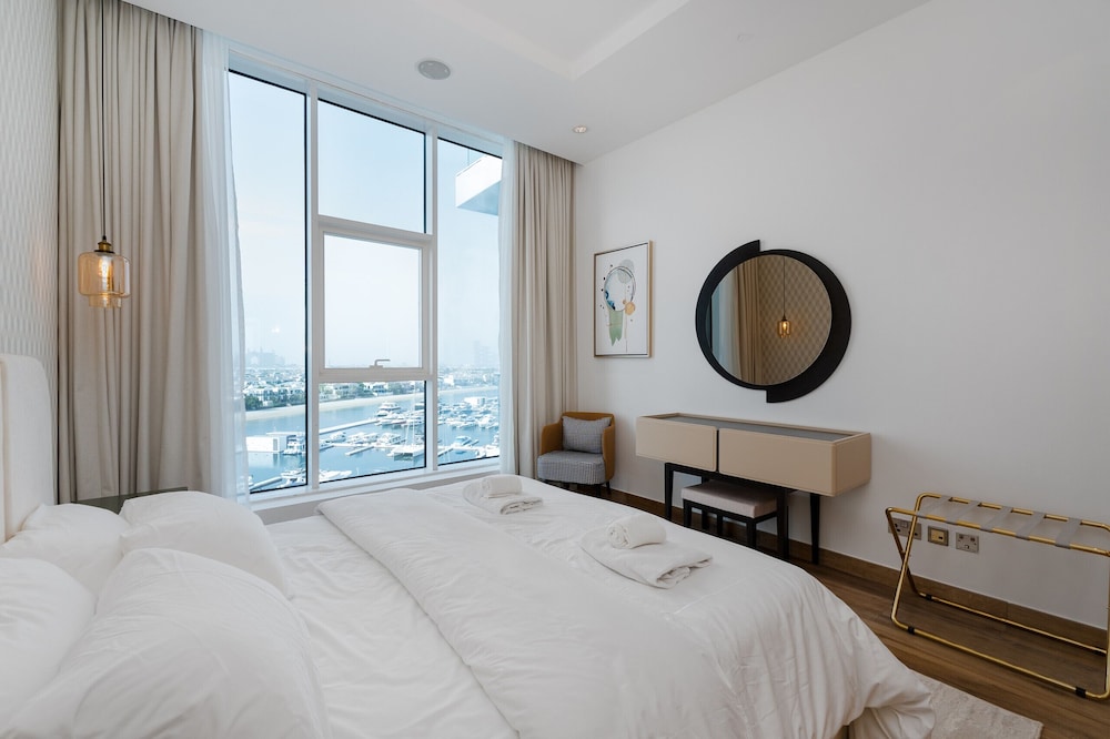 Refined 3BR Apt w Beach Access at The Palm