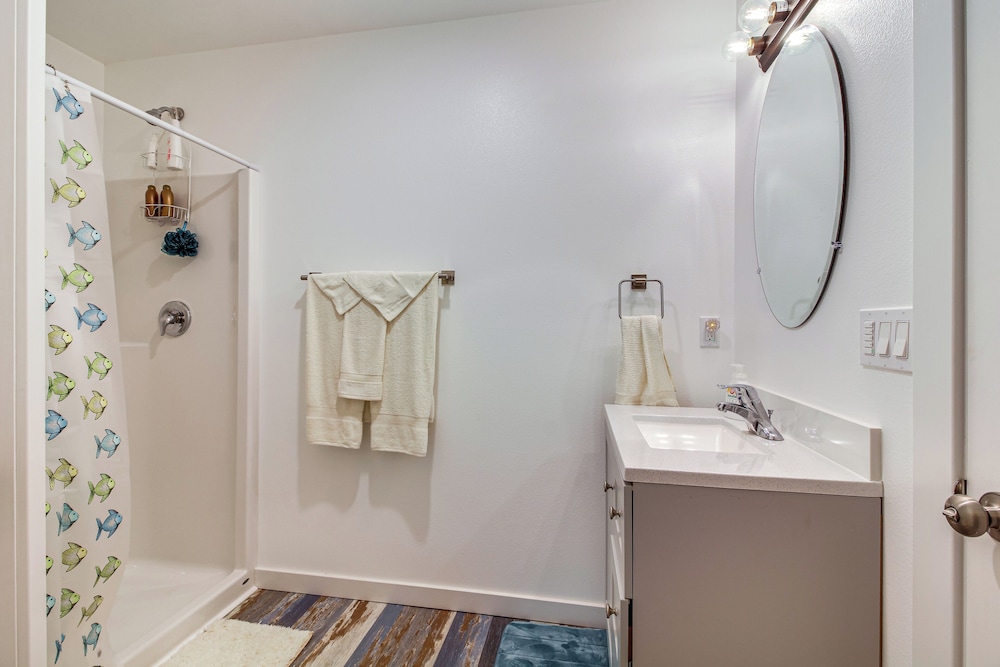Near Ocean: 'home Away From Home' in Gold Beach