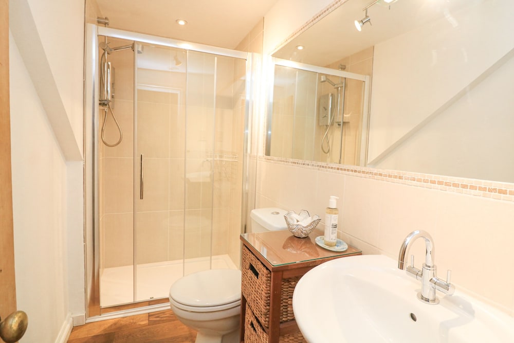 5 Melbury