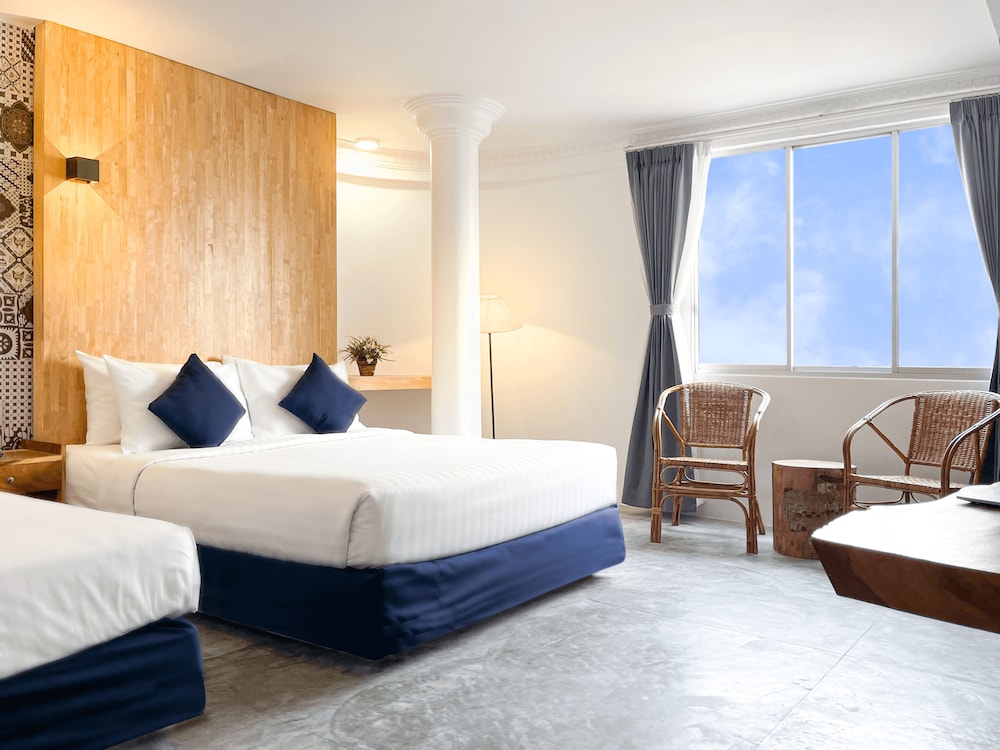 Pacific Hotel, Phnom Penh