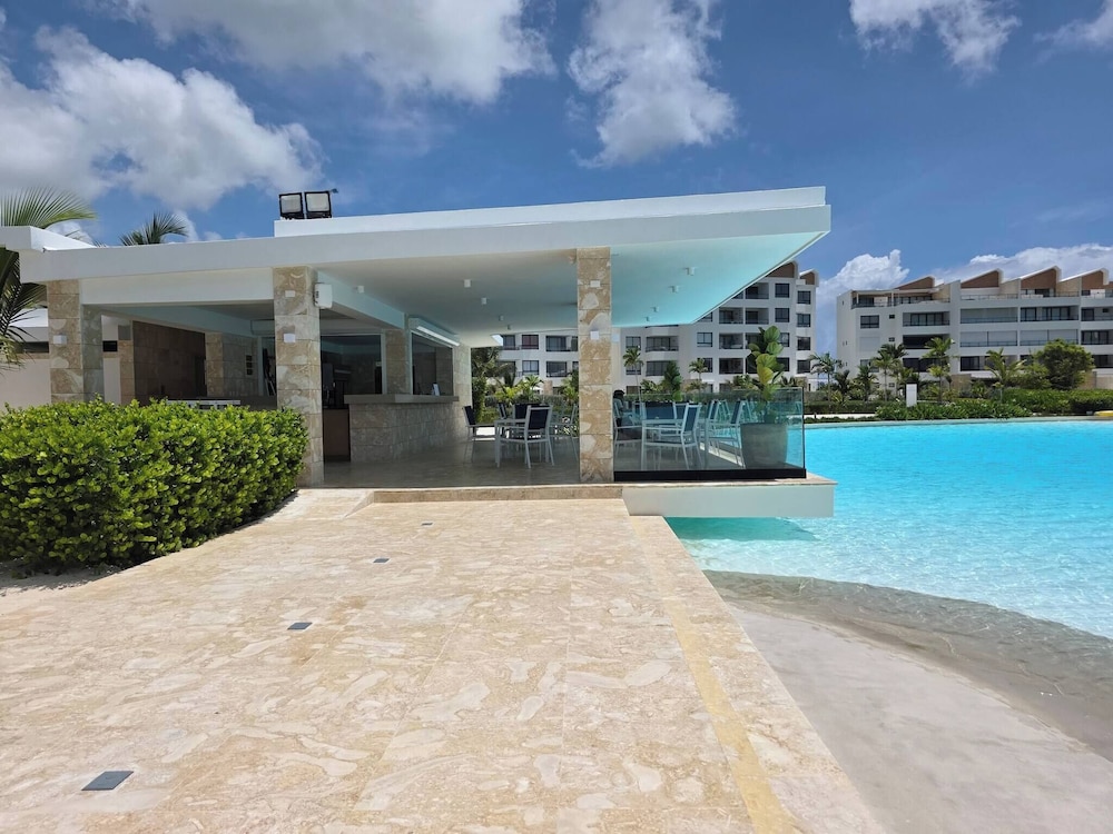Oasis Turquesa Punta Cana Crystal Lagoon