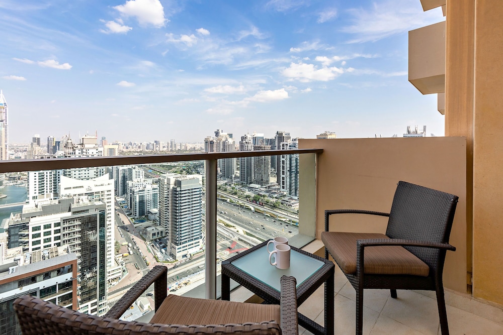 Marriott 1BR Apartment with Marina View