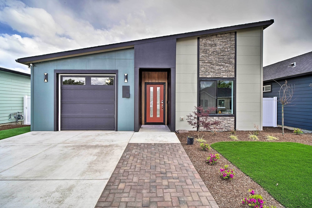 Medford Vacations - Modern Medford Escape 3 Mi to Downtown! - Property Image 13