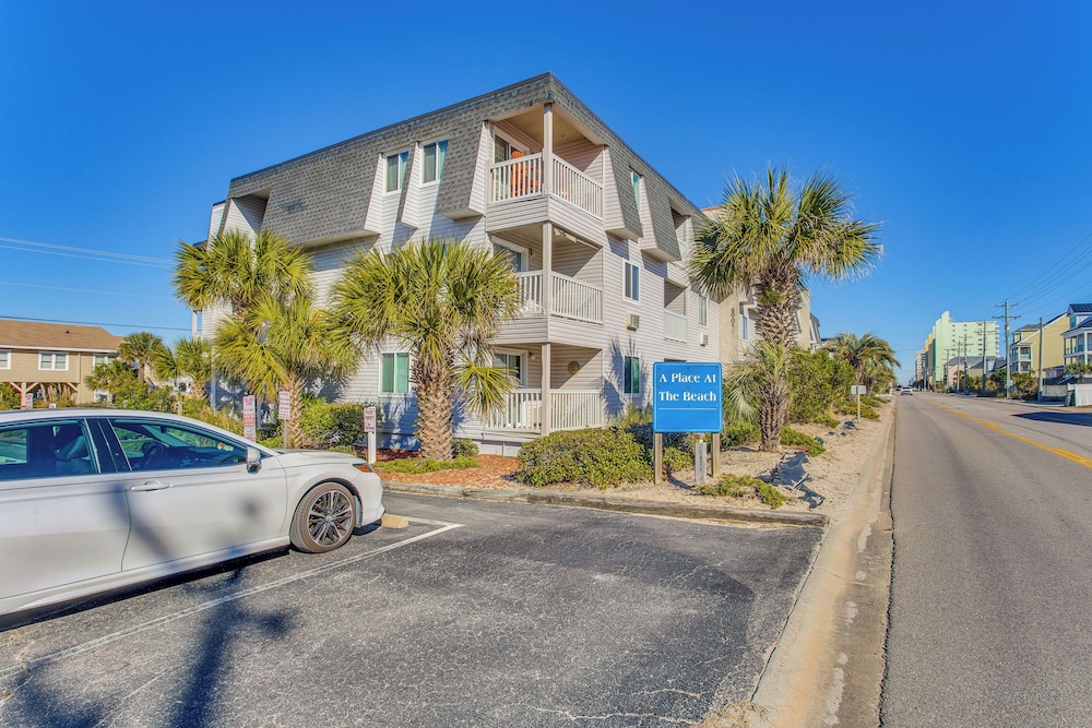 Walk to Ocean: North Myrtle Beach Condo w/ Pool
