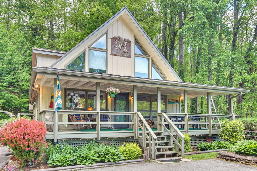 Top of the Mountain Chalet in Maggie Valley!