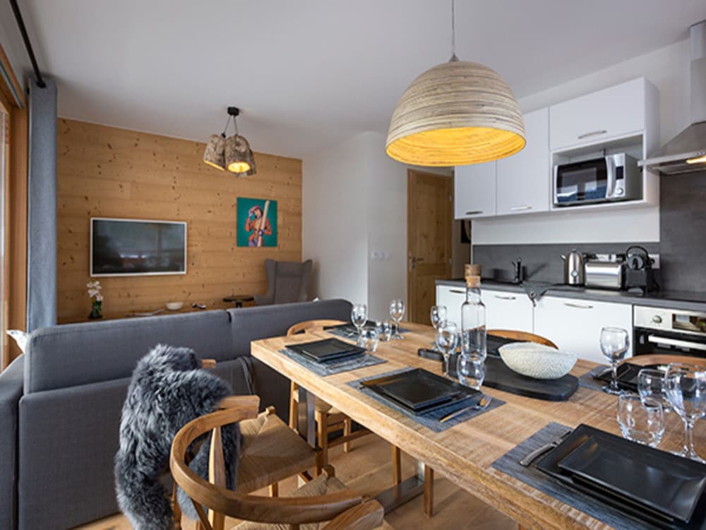 Apartment in Alpe D'huez Near Grandes Rousses