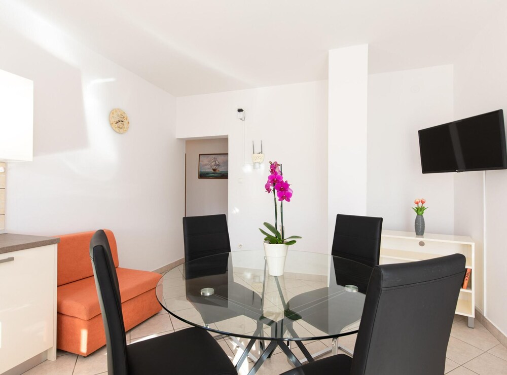 Scenic Elegant Apartments Krk With Balcony and Pool