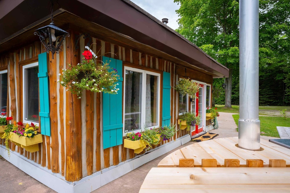 Nature Lovers Retreat log Home - L il Ranch